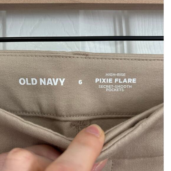 Old Navy NWT High Rise Pixie Flare Khaki Career Pants Size 6 - Picture 7 of 10
